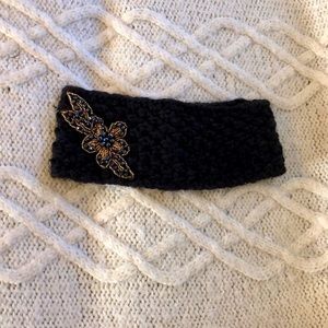 Jeweled headband knit